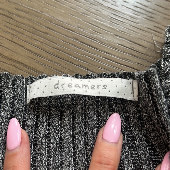 Grey sweater dress from dreamers size small great condition very flattering - Picture 2 of 3